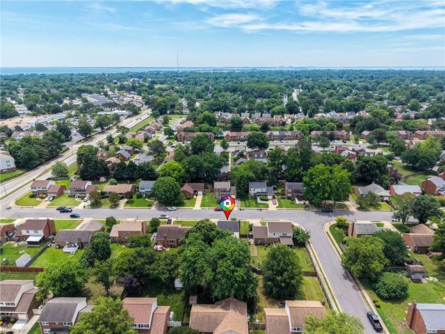 27 Bonney LN, Hampton, VA 23669