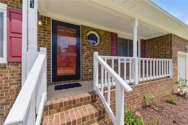 27 Bonney LN, Hampton, VA 23669