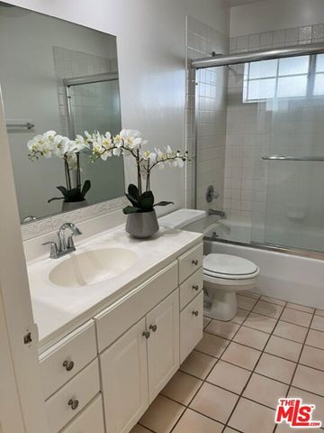 2561 Mayfield Avenue, Montrose, CA 91020