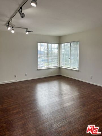 2561 Mayfield Avenue, Montrose, CA 91020