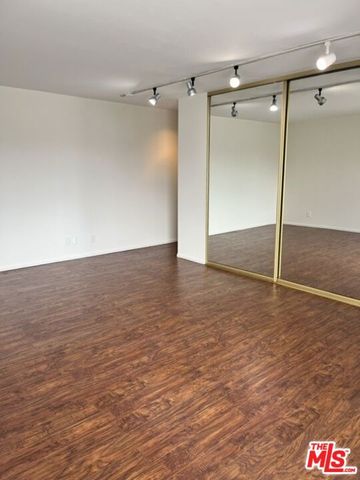 2561 Mayfield Avenue, Montrose, CA 91020