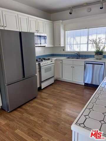 2561 Mayfield Avenue, Montrose, CA 91020