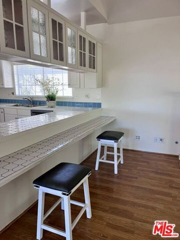 2561 Mayfield Avenue, Montrose, CA 91020