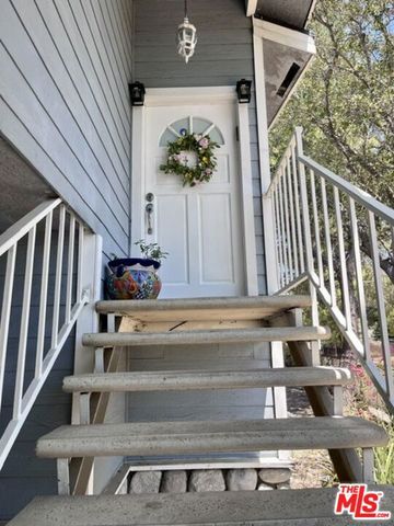 2561 Mayfield Avenue, Montrose, CA 91020
