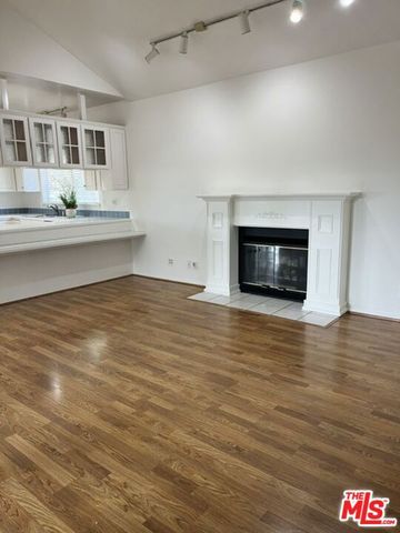 2561 Mayfield Avenue, Montrose, CA 91020
