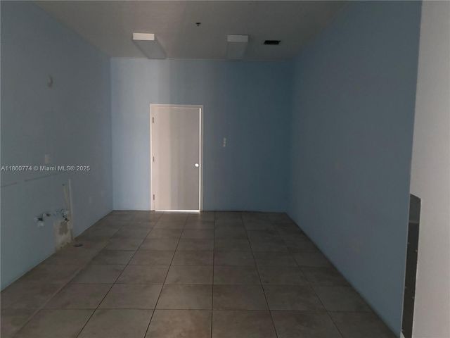 8302 NW 103rd St, Hialeah Gardens, FL 33016