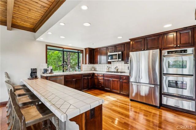 892 Nadelhorn Drive, Lake Arrowhead, CA 92352