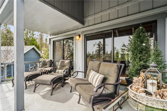 892 Nadelhorn Drive, Lake Arrowhead, CA 92352