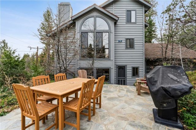 892 Nadelhorn Drive, Lake Arrowhead, CA 92352