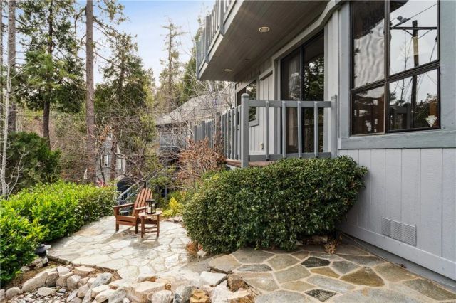 892 Nadelhorn Drive, Lake Arrowhead, CA 92352