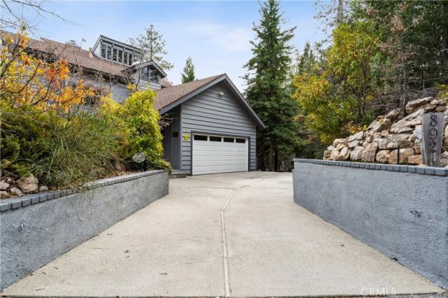 892 Nadelhorn Drive, Lake Arrowhead, CA 92352