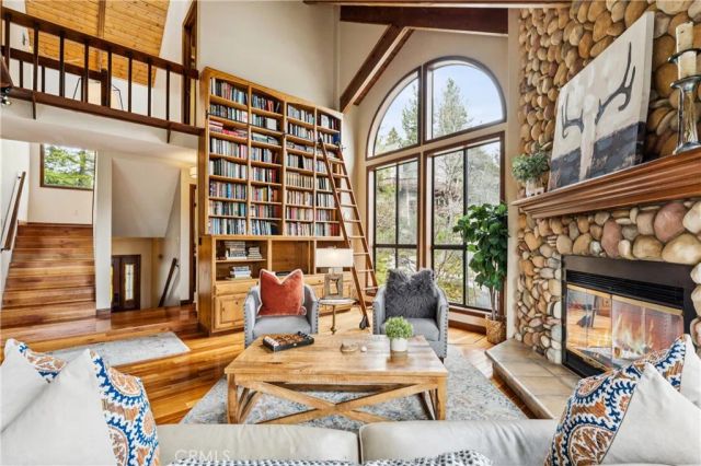 892 Nadelhorn Drive, Lake Arrowhead, CA 92352