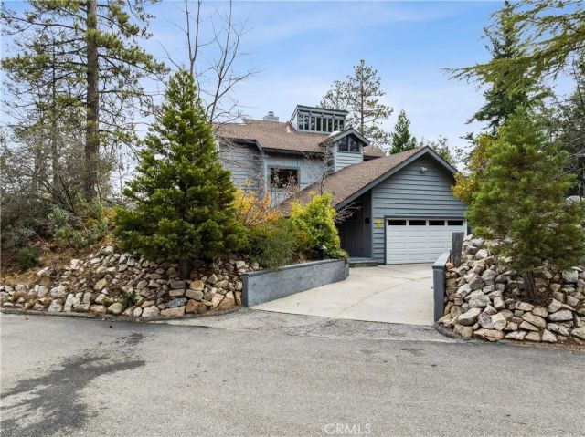 892 Nadelhorn Drive, Lake Arrowhead, CA 92352