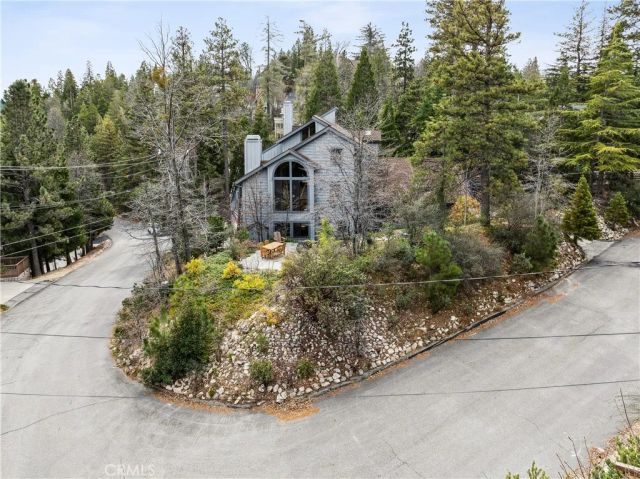 892 Nadelhorn Drive, Lake Arrowhead, CA 92352