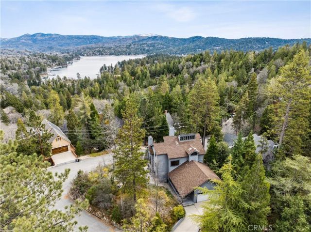 892 Nadelhorn Drive, Lake Arrowhead, CA 92352