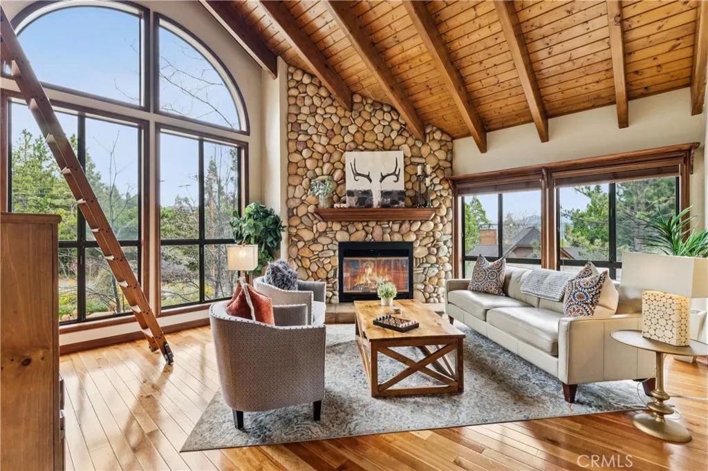 892 Nadelhorn Drive, Lake Arrowhead, CA 92352