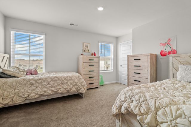 901 Moray Ln, Clarksville, TN 37043