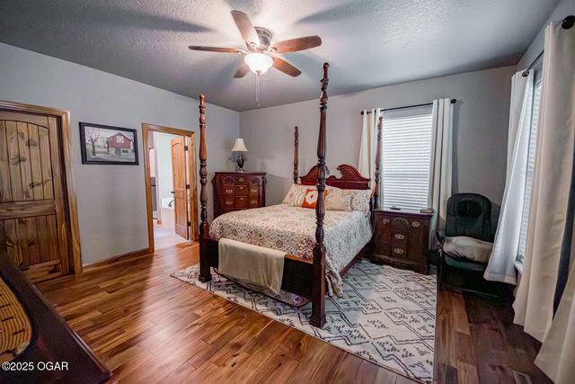 11279 B Holly Road, Neosho, MO 64850