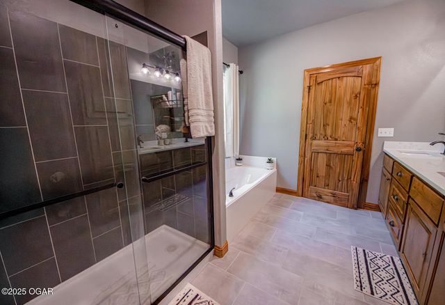 11279 B Holly Road, Neosho, MO 64850