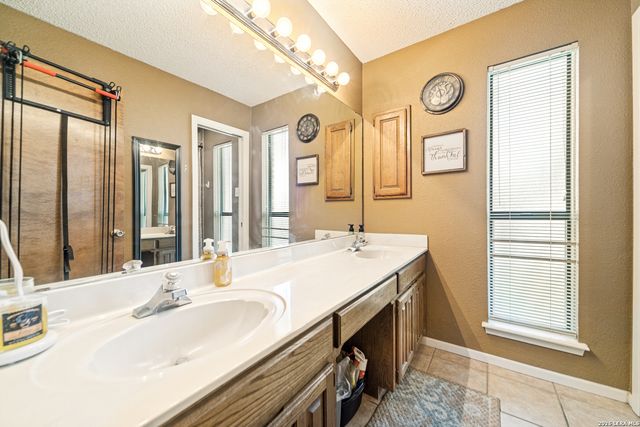 4518 Meredith Woods St, San Antonio, TX 78249