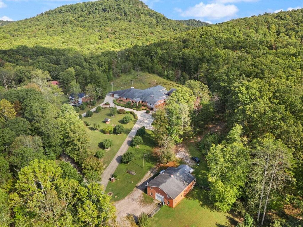 1429 Brush Creek Road, Clay City, KY 40312