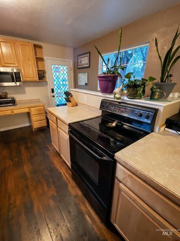 1034 Maurice St, Twin Falls, ID 83301