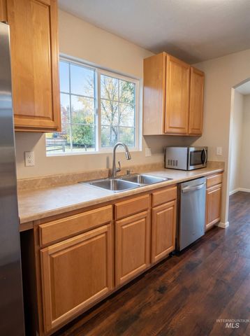1034 Maurice St, Twin Falls, ID 83301