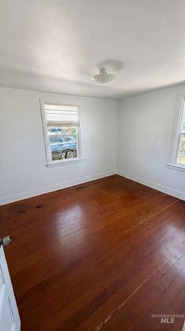 1034 Maurice St, Twin Falls, ID 83301