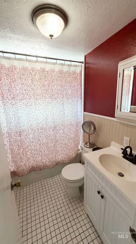 1034 Maurice St, Twin Falls, ID 83301