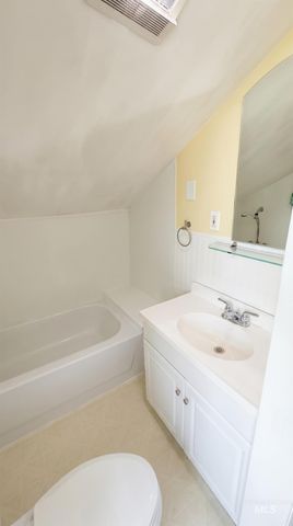 1034 Maurice St, Twin Falls, ID 83301