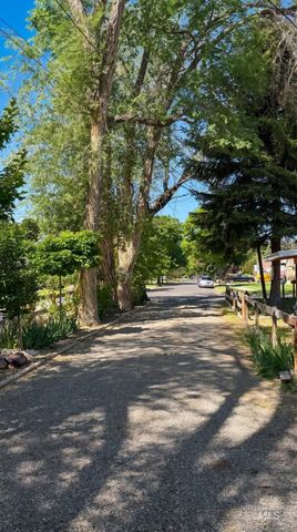 1034 Maurice St, Twin Falls, ID 83301