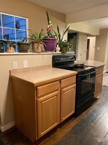 1034 Maurice St, Twin Falls, ID 83301