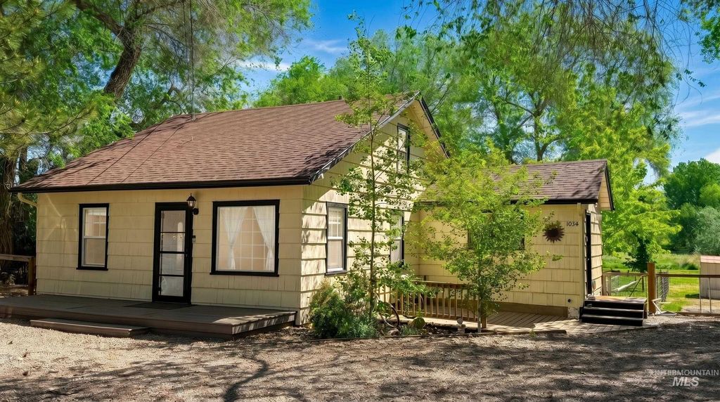 1034 Maurice St, Twin Falls, ID 83301
