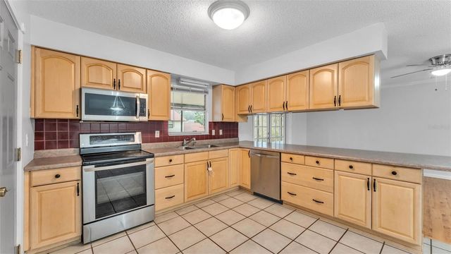 1945 SUZANNE LANE, Lakeland, FL 33813