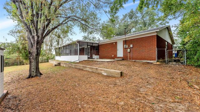 1945 SUZANNE LANE, Lakeland, FL 33813