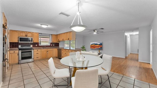 1945 SUZANNE LANE, Lakeland, FL 33813