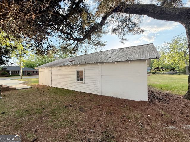 614 S Tillman Street, Glennville, GA 30427