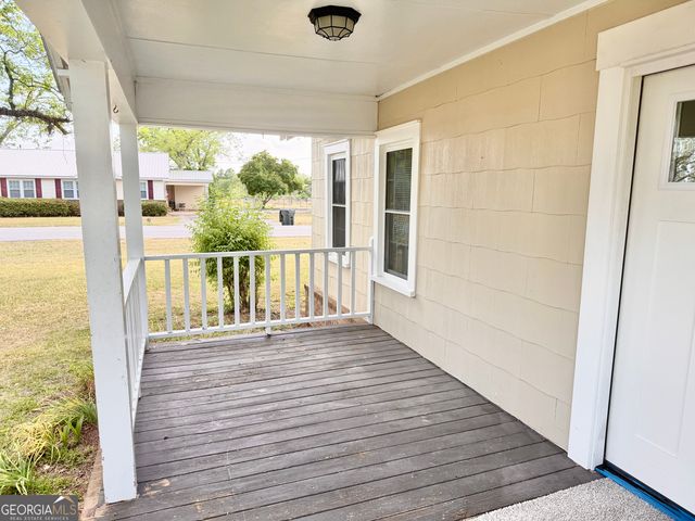 614 S Tillman Street, Glennville, GA 30427