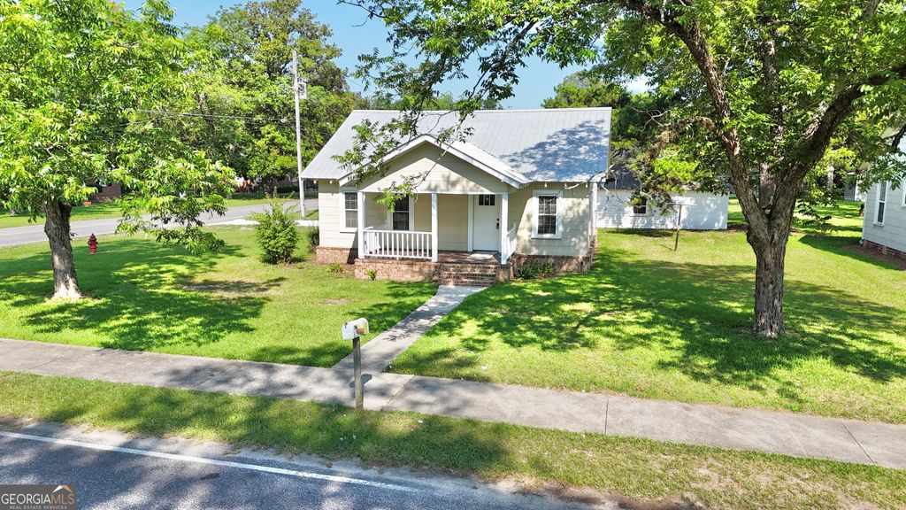 614 S Tillman Street, Glennville, GA 30427