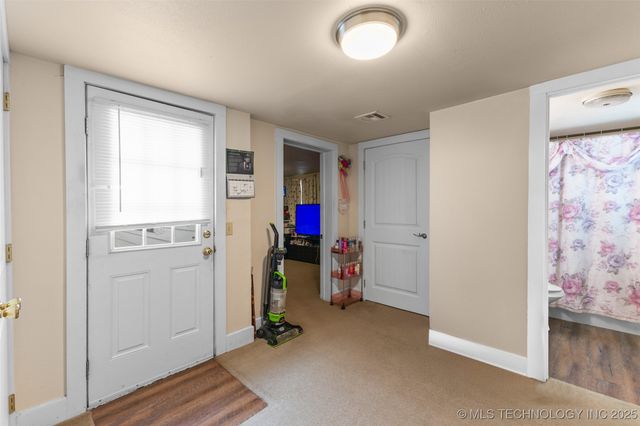 128 W Tahlequah, Sulphur, OK 73086