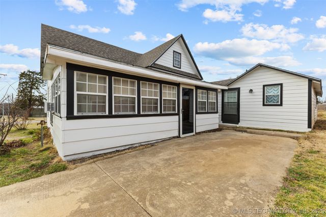 128 W Tahlequah, Sulphur, OK 73086