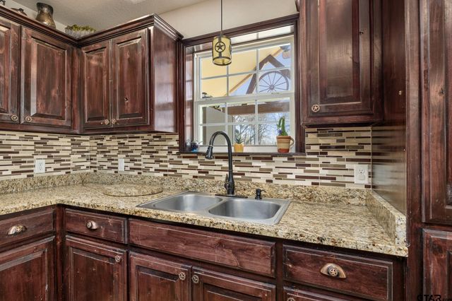 7573 County Road 48, Tyler, TX 75704