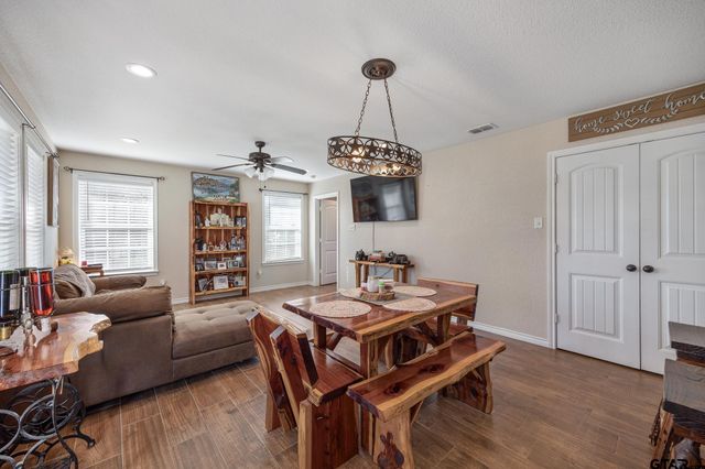 7573 County Road 48, Tyler, TX 75704