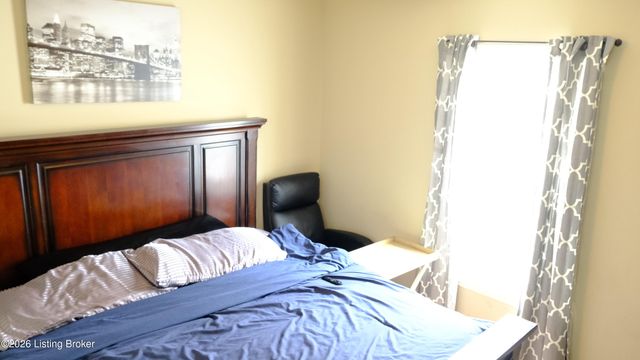 402 Lambrusco Way, Vine Grove, KY 40175