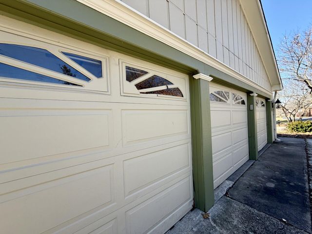 10859 Bunker Drive, Demotte, IN 46310