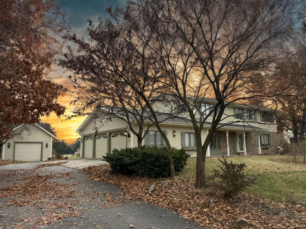 10859 Bunker Drive, Demotte, IN 46310