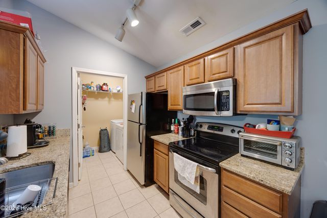 4420 Jay Bird Circle Unit 208, Wilmington, NC 28412
