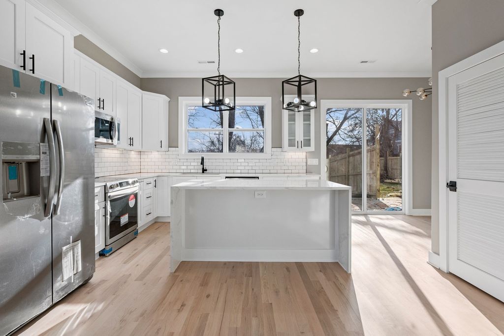 752B Croley Dr, Nashville, TN 37209