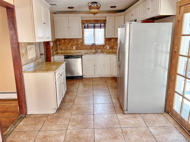 3186 Grand Avenue, Baldwin Harbor, NY 11510