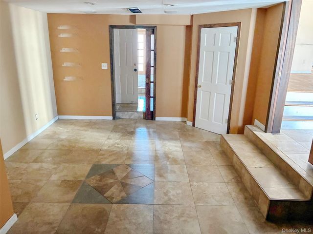 3186 Grand Avenue, Baldwin Harbor, NY 11510